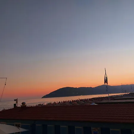 Tra Monti E Mare Via Filippo Turati 17 Bis Apartamento *