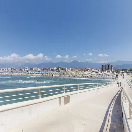 Tra Monti E Mare